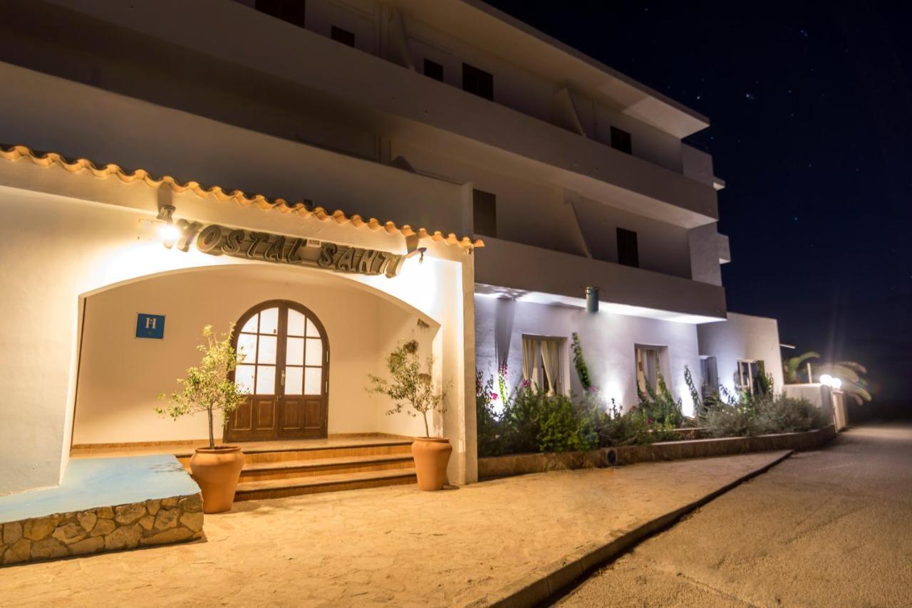 Hostal Santi Es Caló Exterior photo